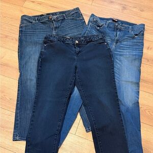 Simply Vera Vera Wang Women's Dark and Light Blue Skinny Jeans